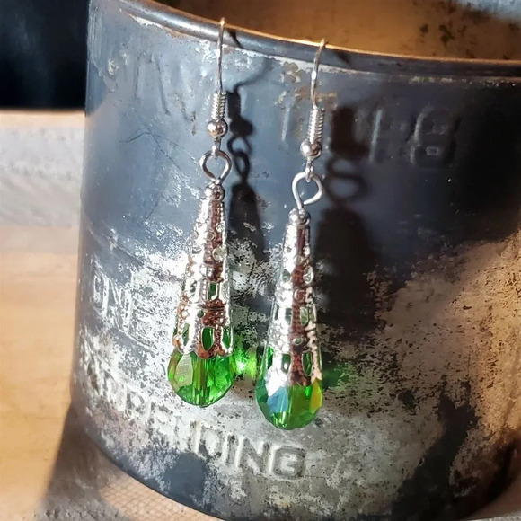 Handcrafted Caged Filigree Faceted Green Crystal Silver Teardrop Earrings - Picture 1 of 8
